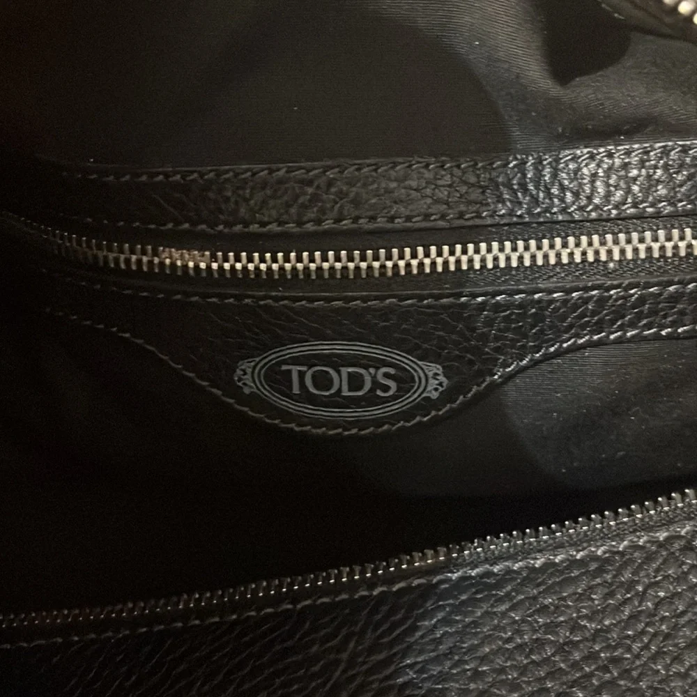 Tod's Black Leather Shoulder Bag - Picture 8 of 11